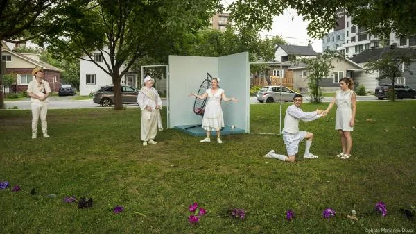 - @@ Marianne Duval